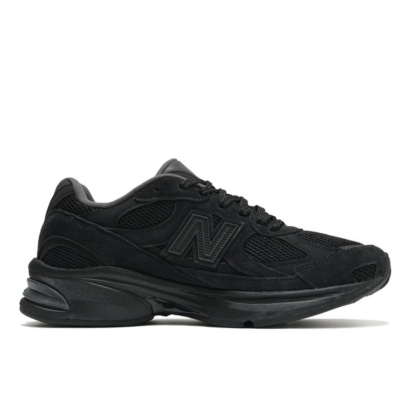 Athletic_Shoes